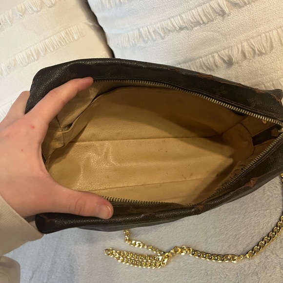 Sold - Picture 7 of 10